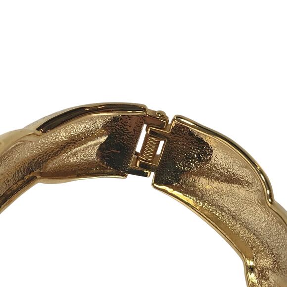 Vintage Bangle Bracelet with Matching Pierce Earrings Gold-Tone Rope Motif - Picture 5 of 6
